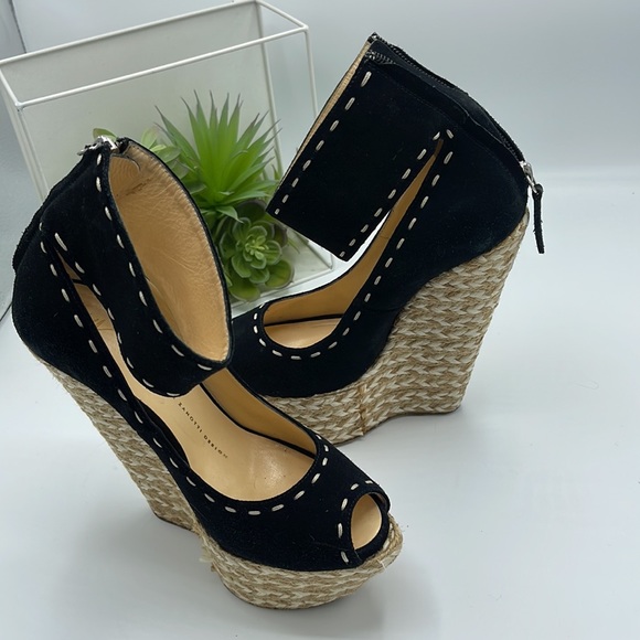 AUTHENTIC Giuseppe Zanotti Wedge Heels